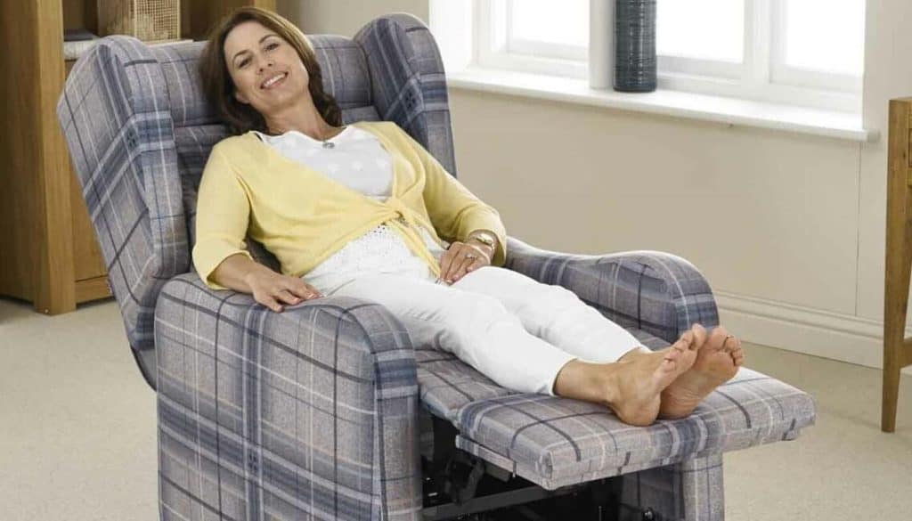 Relaxed-feet-recliner