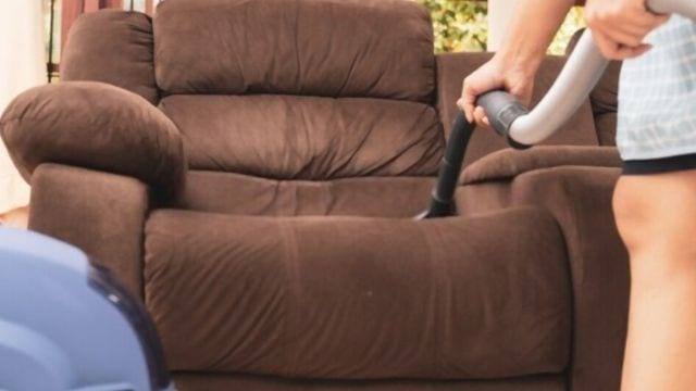 How to Remove Stubborn Stains From a Recliner