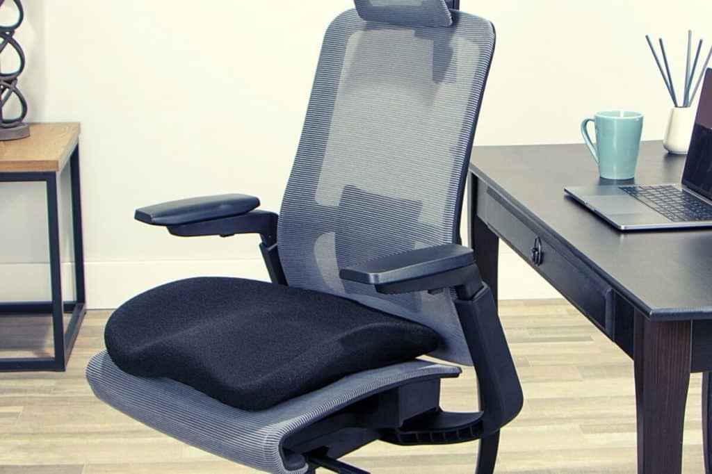 Office chair with cushion